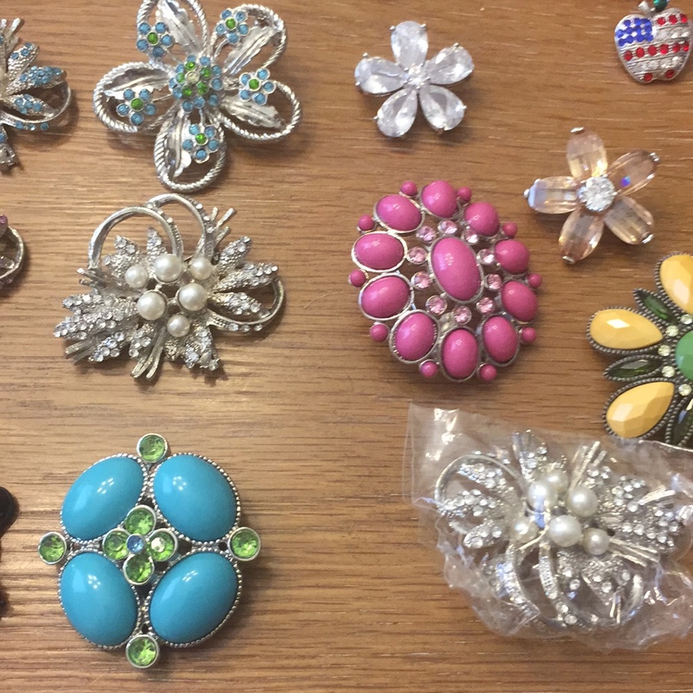 22 Pins - Picture 5 of 6